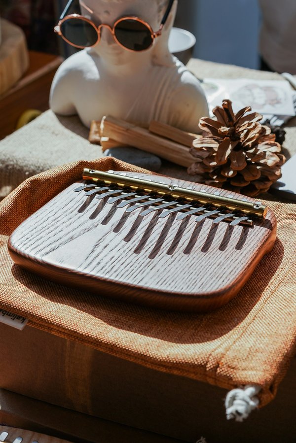 Pourquoi le kalimba est devenu un instrument incontournable pour de nombreux musiciens ?